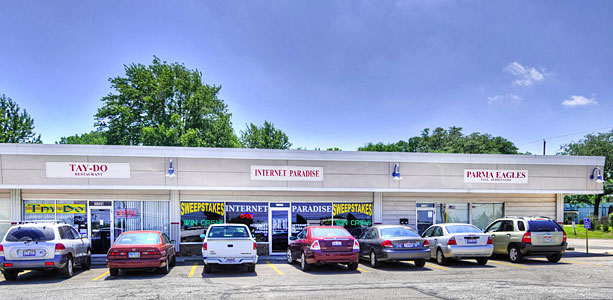 Parking and Tenant Storefronts